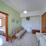 Elsa Stafilos شقة *