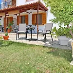 Elsa Stafilos شقة *