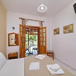 Elsa Stafilos شقة *