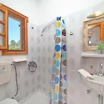 Elsa Stafilos * سكوبيلوس تاون