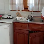 Elsa Stafilos Apartamento *