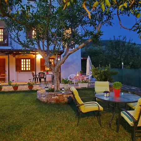 Elsa Stafilos Apartment Skopelos Town