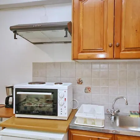 Elsa Stafilos سكوبيلوس تاون