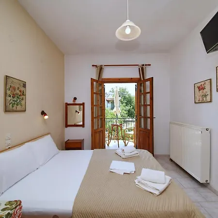 Elsa Stafilos Apartment Skopelos Town