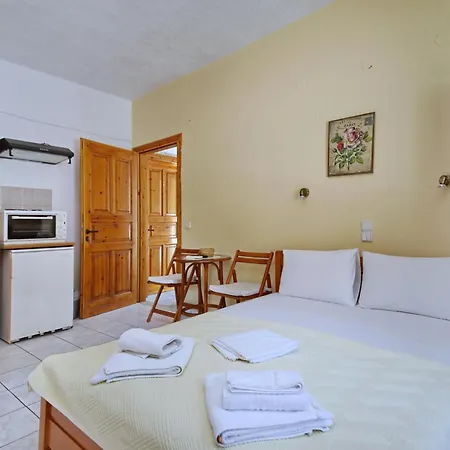 Elsa Stafilos Apartment Skopelos Town