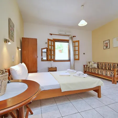 Elsa Stafilos * Skopelos Town