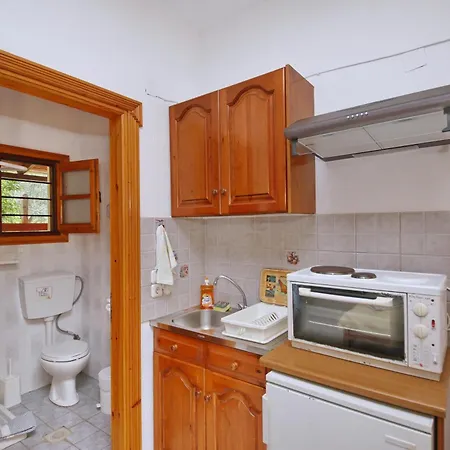 Elsa Stafilos Apartment Skopelos Town