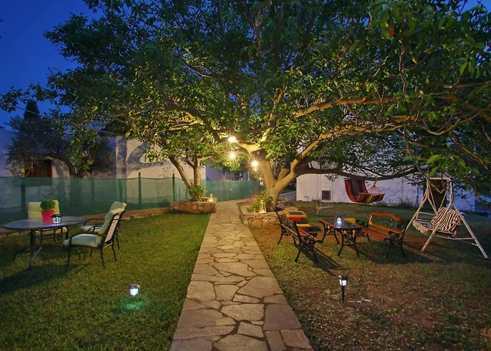 Elsa Stafilos Apartment *